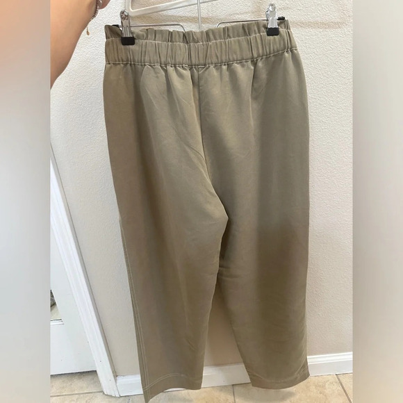 Zara | Cropped high waisted trousers in Olive | Size: Medium - Picture 4 of 7